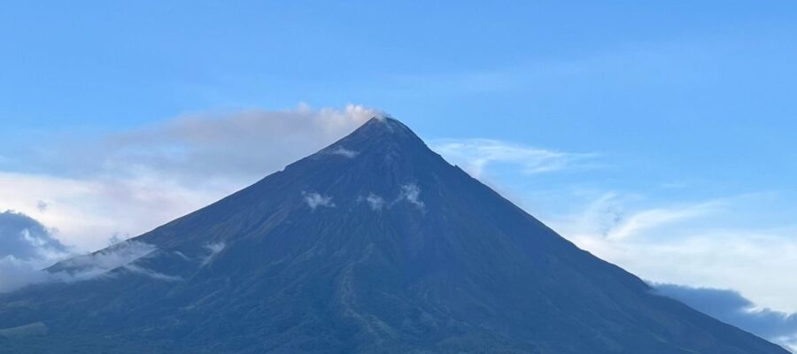 majestic mayon volcano