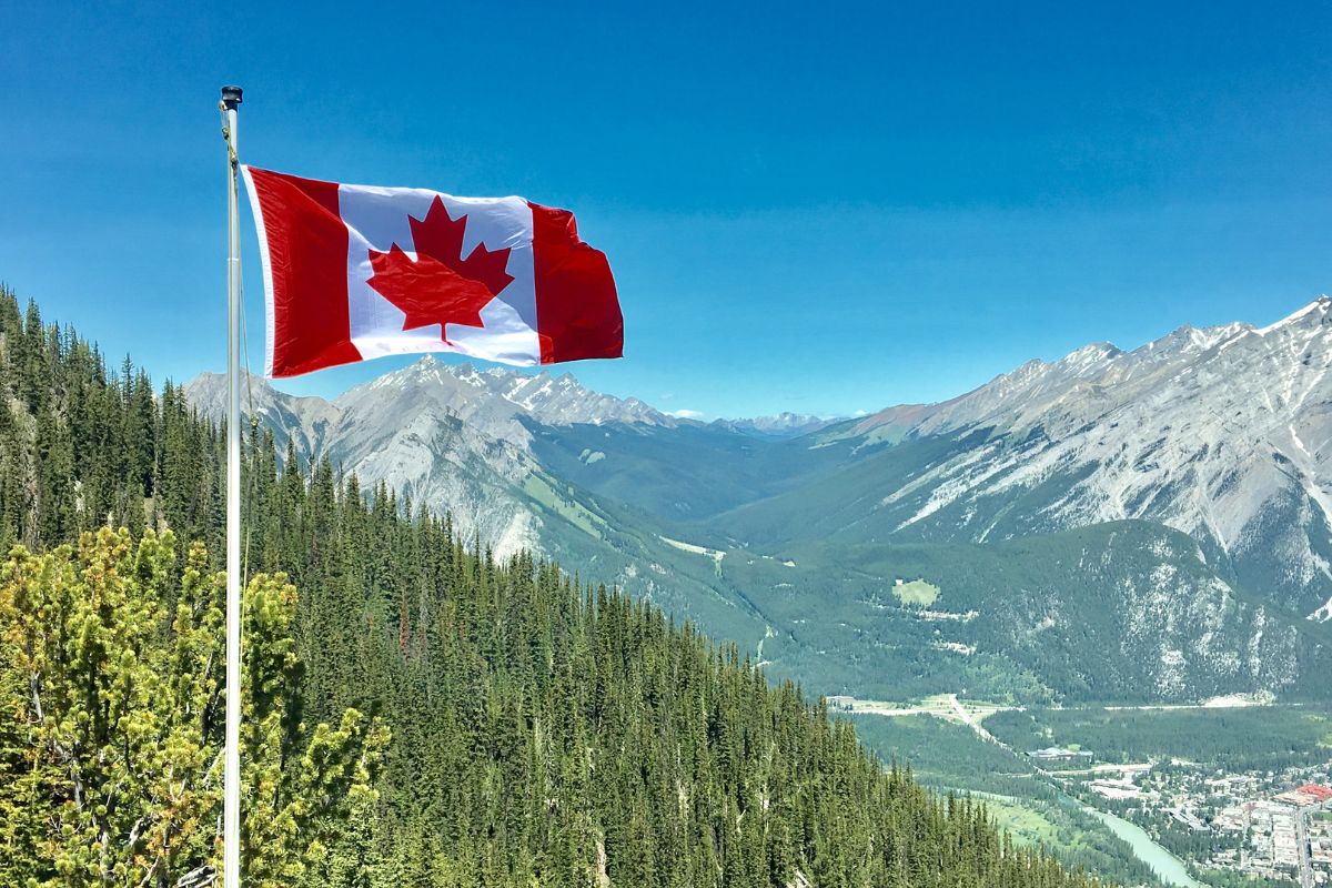 can i work remotely in canada while on vacation